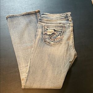 Size 29 x33  women’s Silver jeans Suki Mid boot